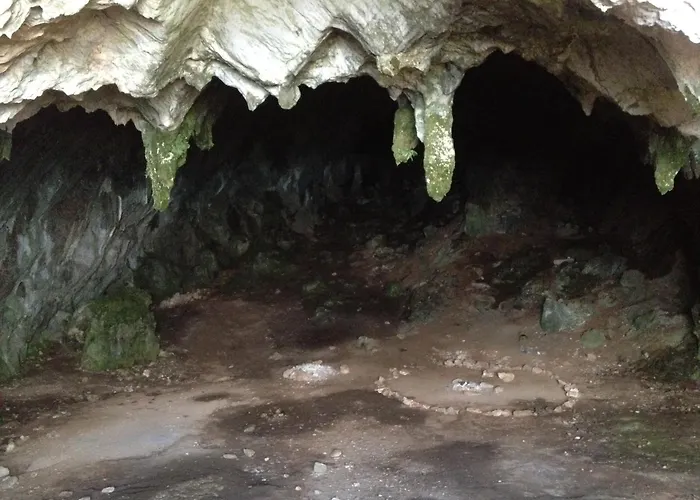Delphi Hotels With Jacuzzi in Room